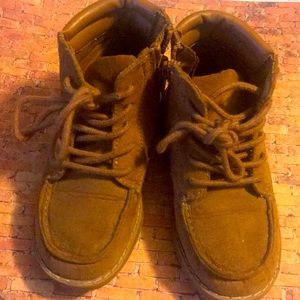 Boys boots